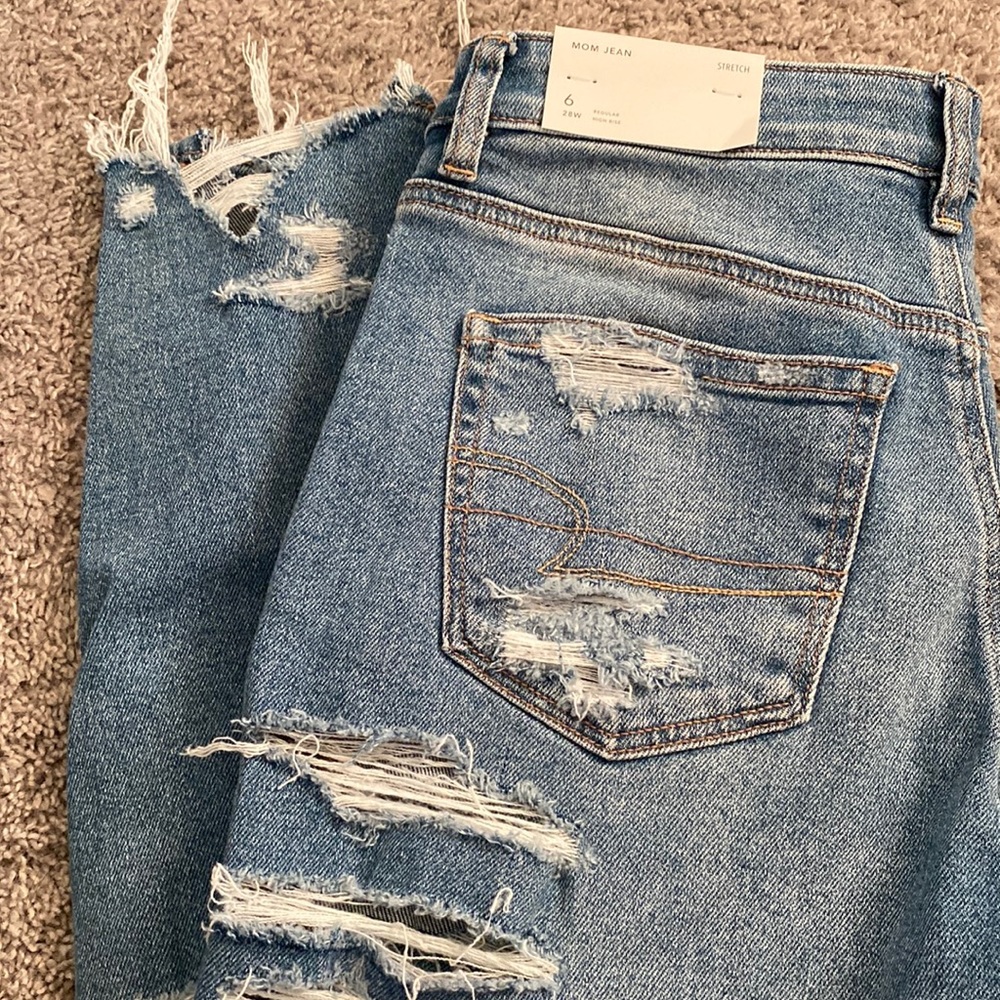 American eagle mom Jean size 6 with tags